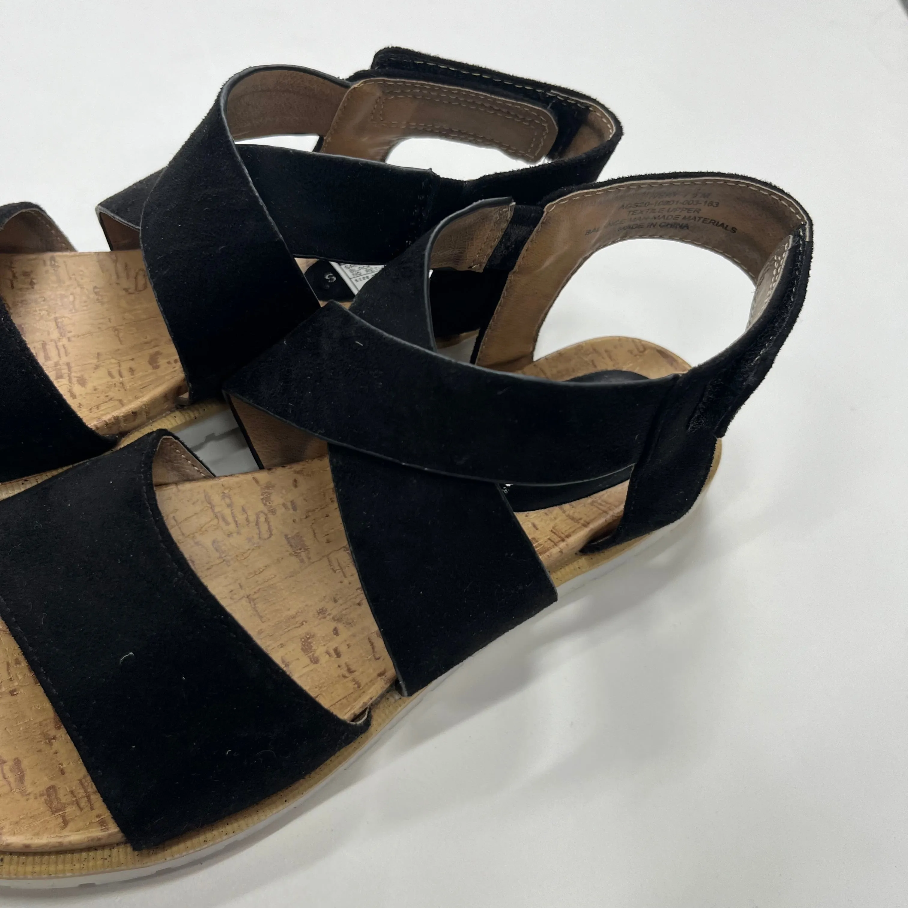 Black Sandals Flats New Directions, Size 7.5