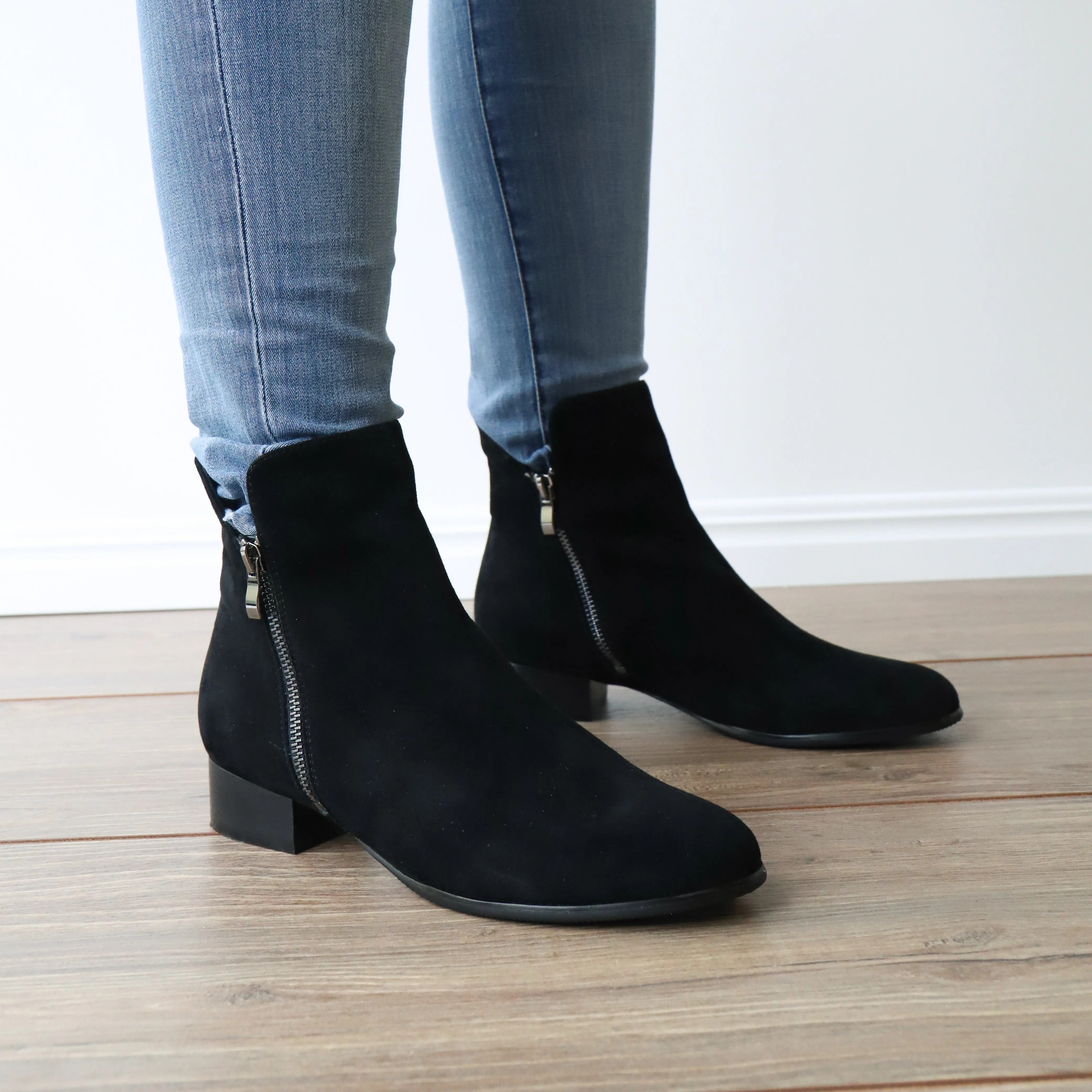 ELLYSE Black Suede