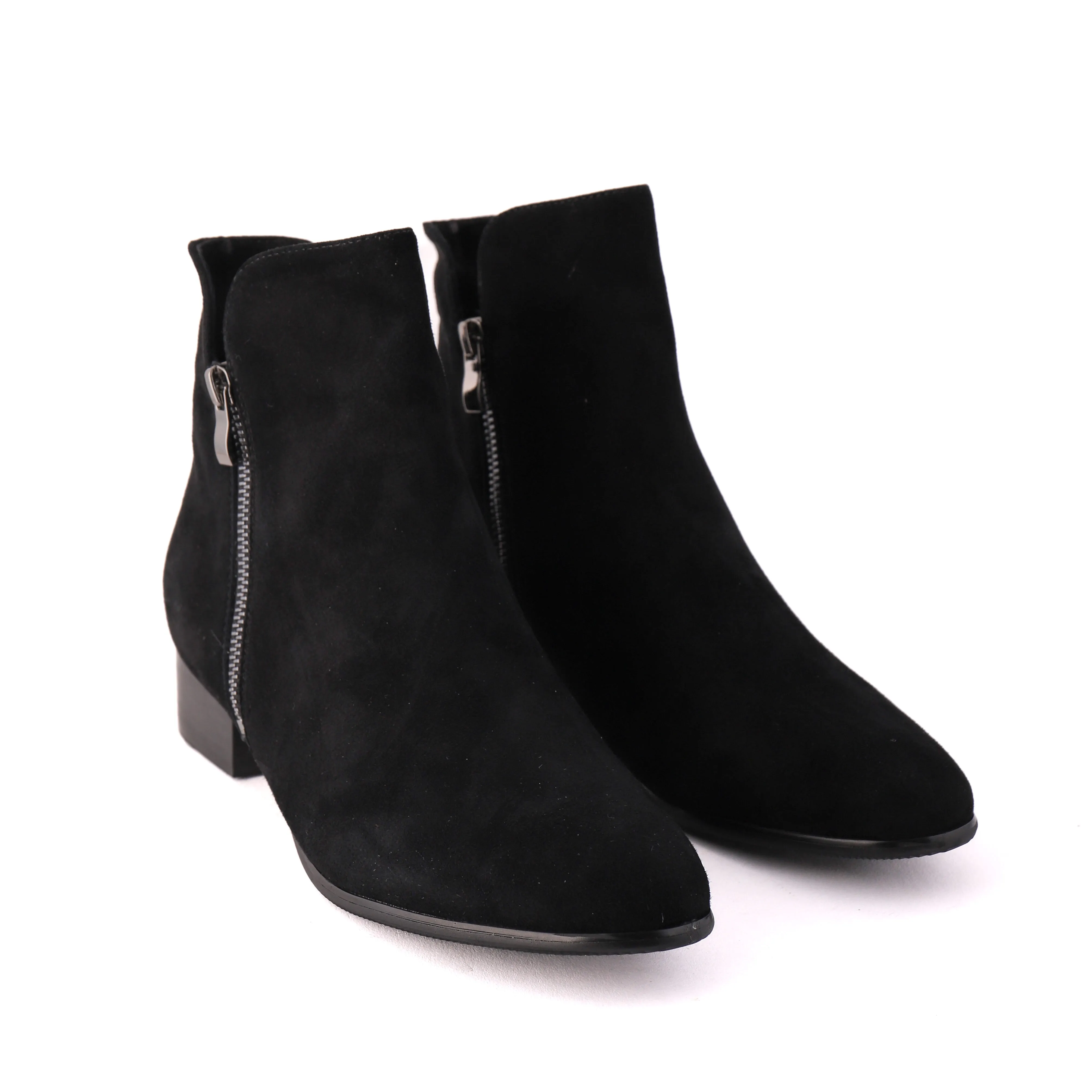 ELLYSE Black Suede