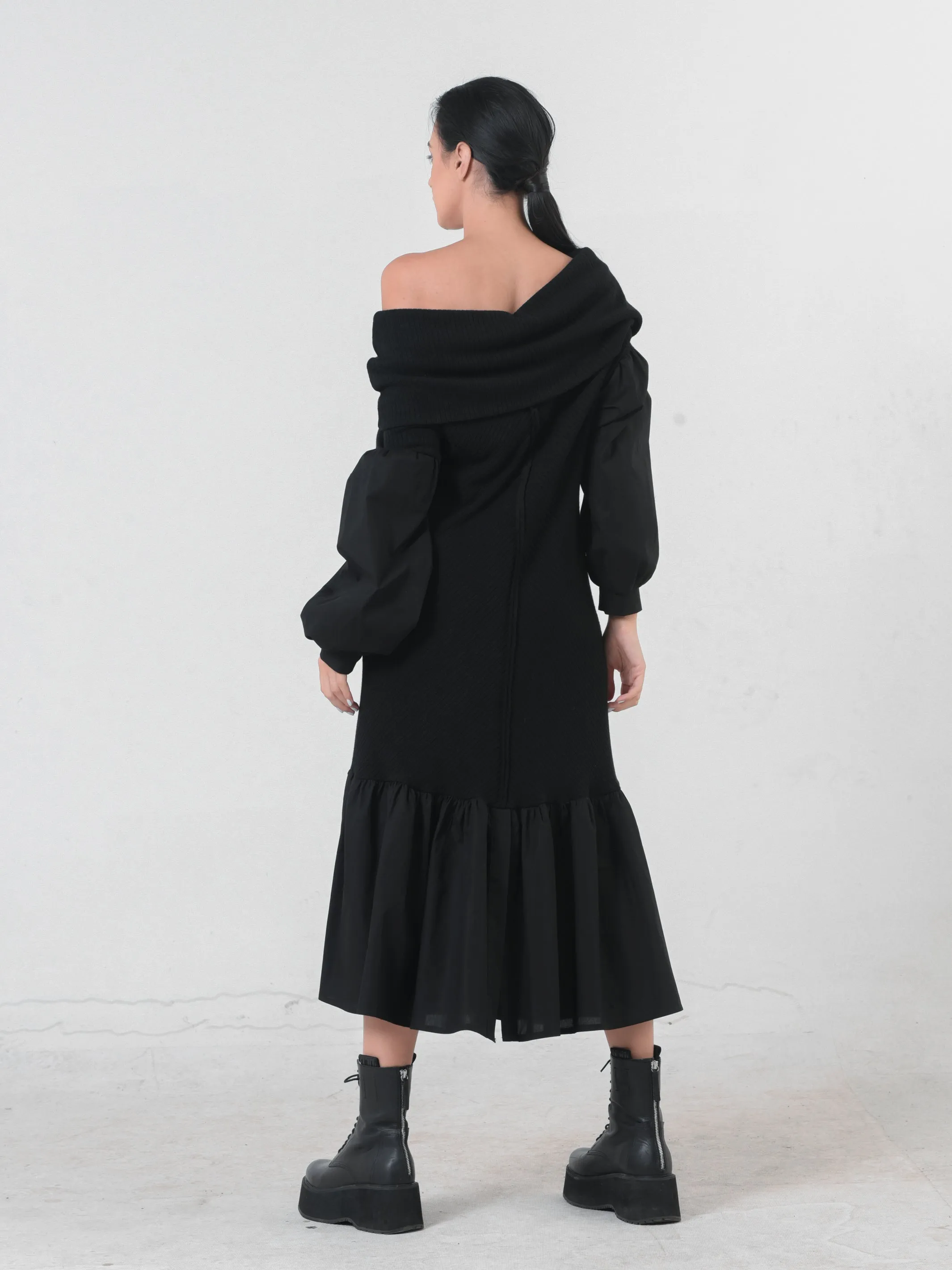 Knitted Off-The-Shoulder Dress In Black