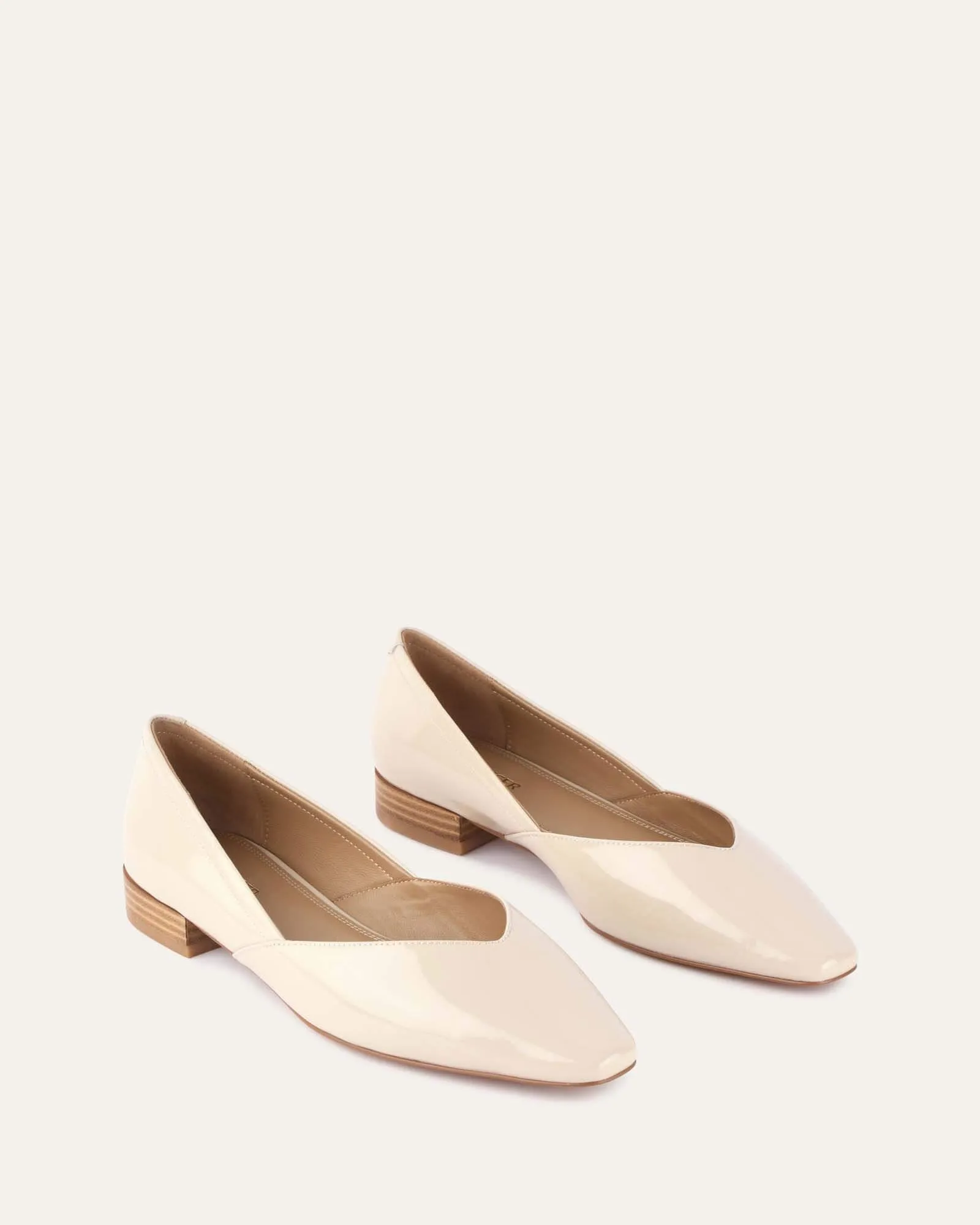 LUCENT DRESS FLATS SAND PATENT